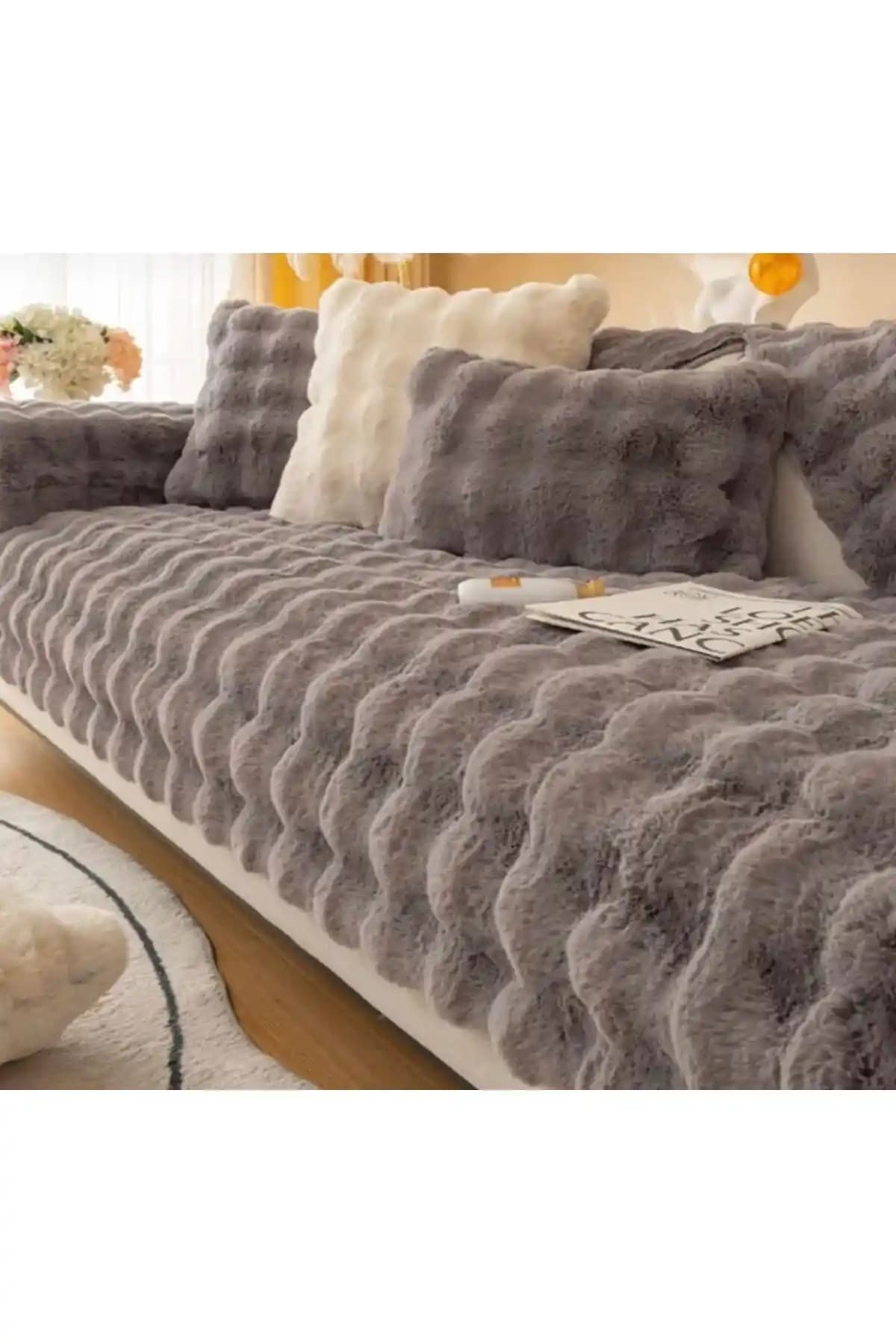 Peluş Kanepe Örtüsü ile Ev Dekorasyonunuza Sıcaklık ve Şıklık Katın