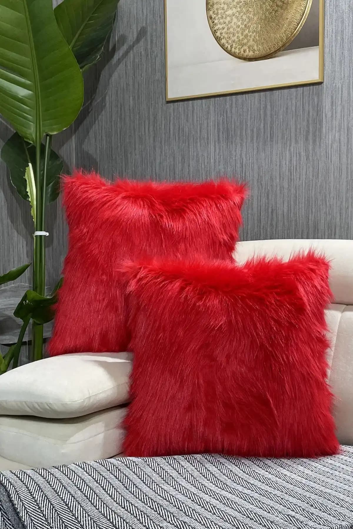 Peluş Kırlent Kılıfı ile Ev Dekorasyonunuza Sıcaklık ve Şıklık Katın