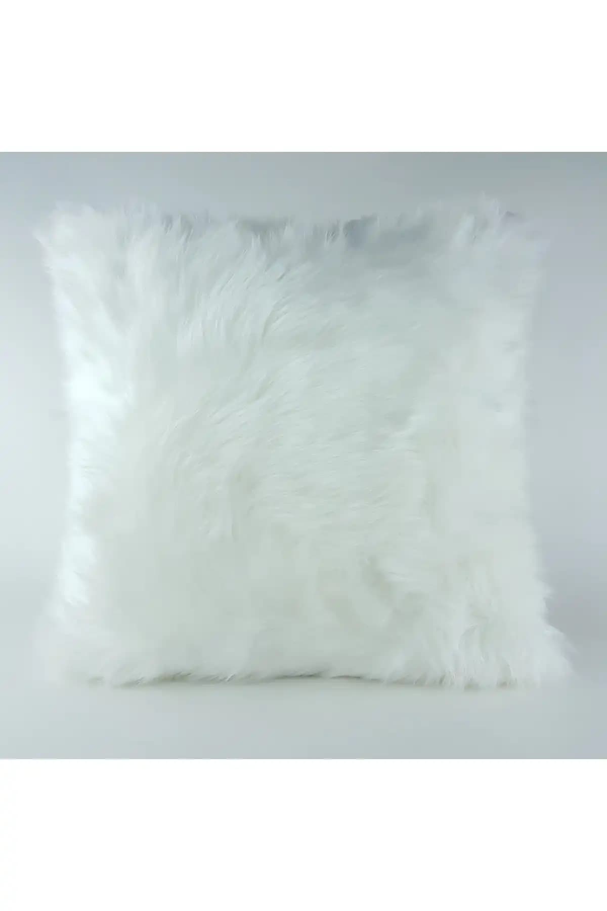 Peluş Kırlentlerle Ev Dekorasyonunu Yaratıcı ve Konforlu Hale Getirin