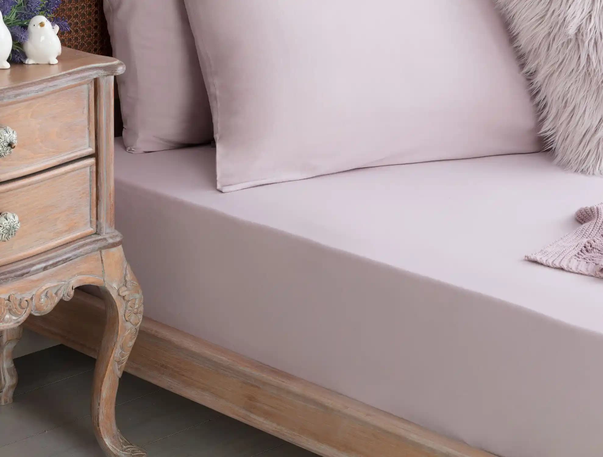 Peluş Lastikli Çarşaf ile Modern ve Şık Yatak Odası Dekorasyonu Nasıl Yapılır