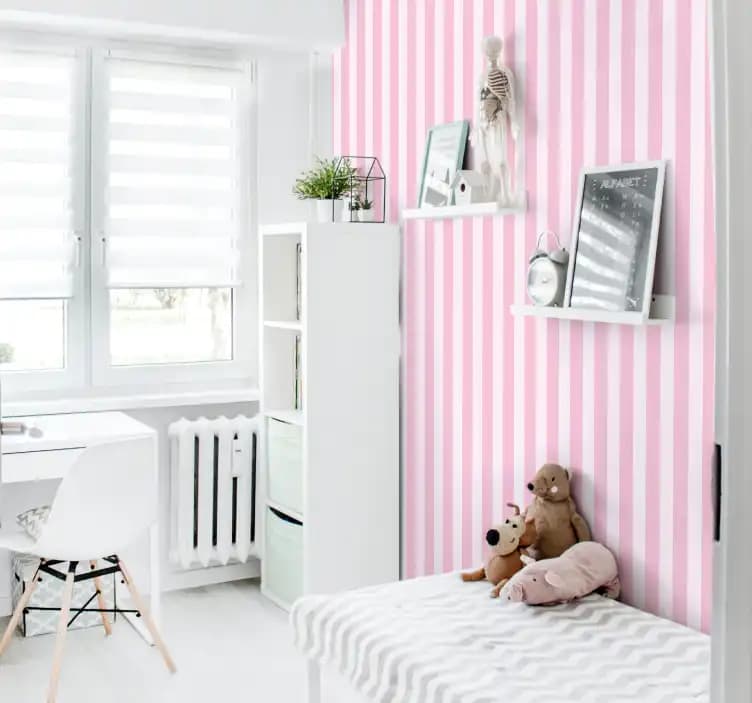 Pembe Beyaz Çizgili Duvar Kağıdı ile Modern ve Şık Dekorasyon Fikirleri
