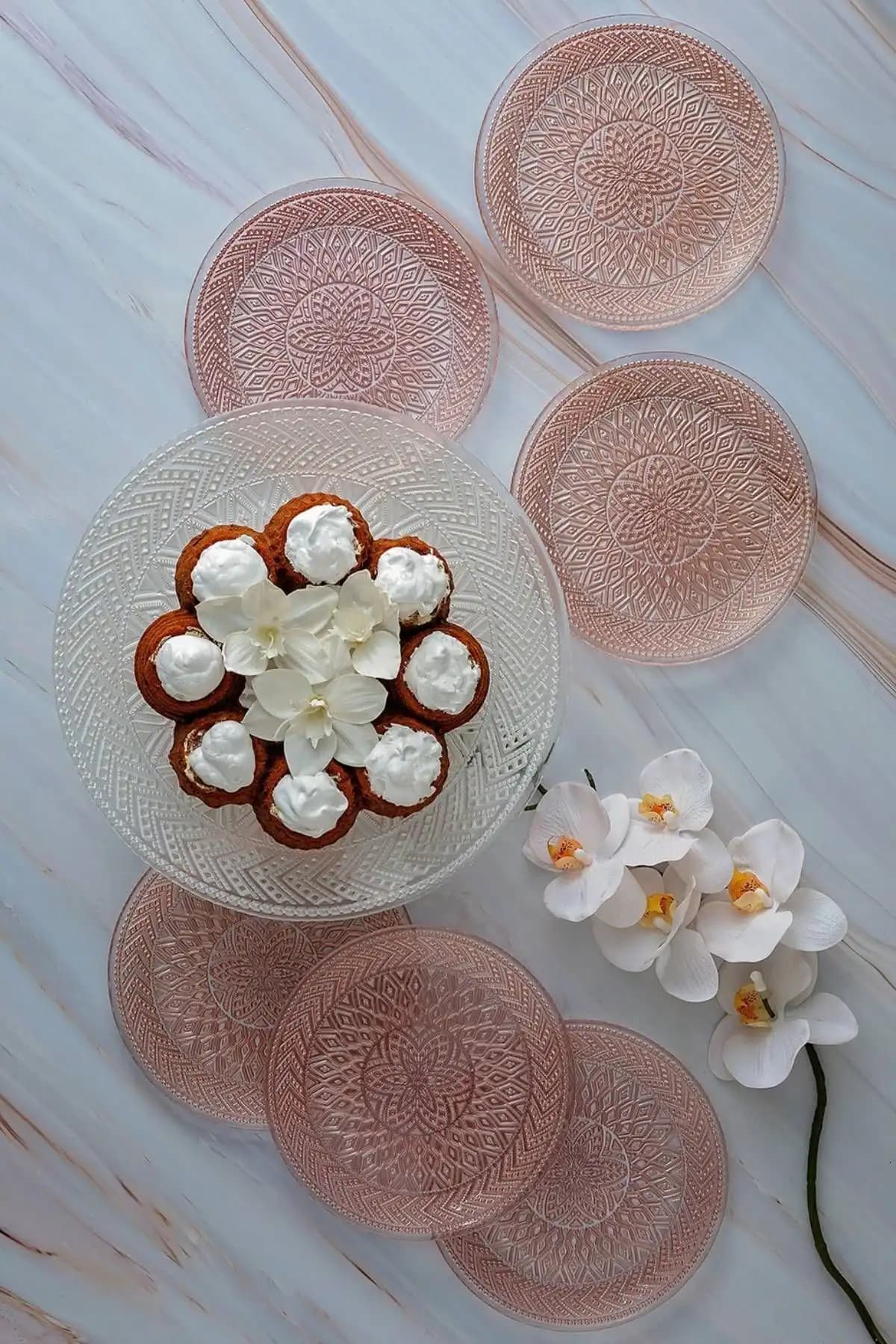 Pembe Pasta Tabağı Seçenekleri ve Dekorasyon İpuçlarıyla Şık Sofralar Yaratın