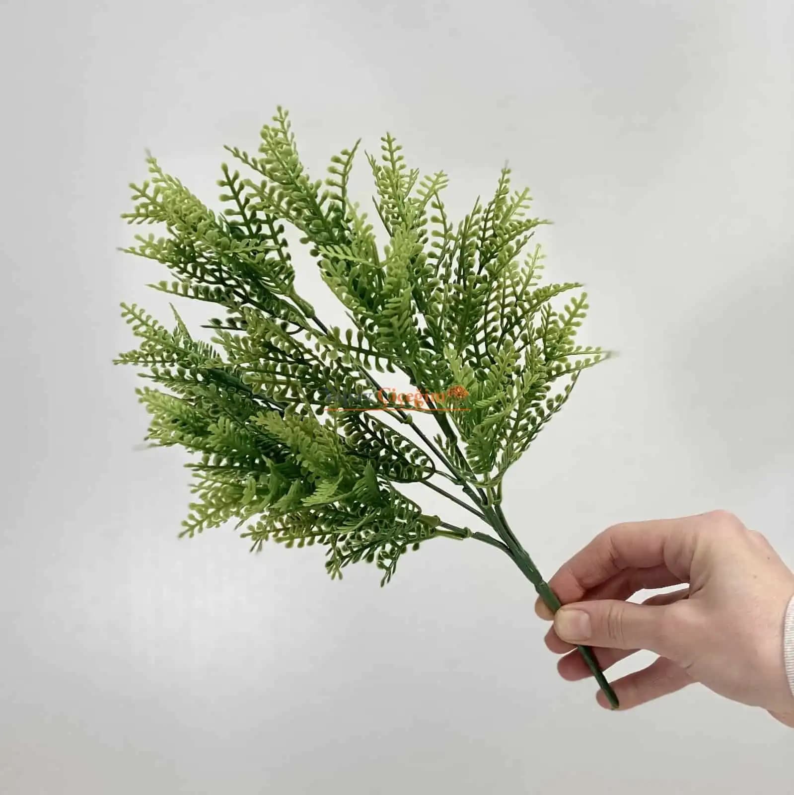Plastik Çiçekler Dekorasyonda Dayanıklı ve Ekonomik Alternatifler