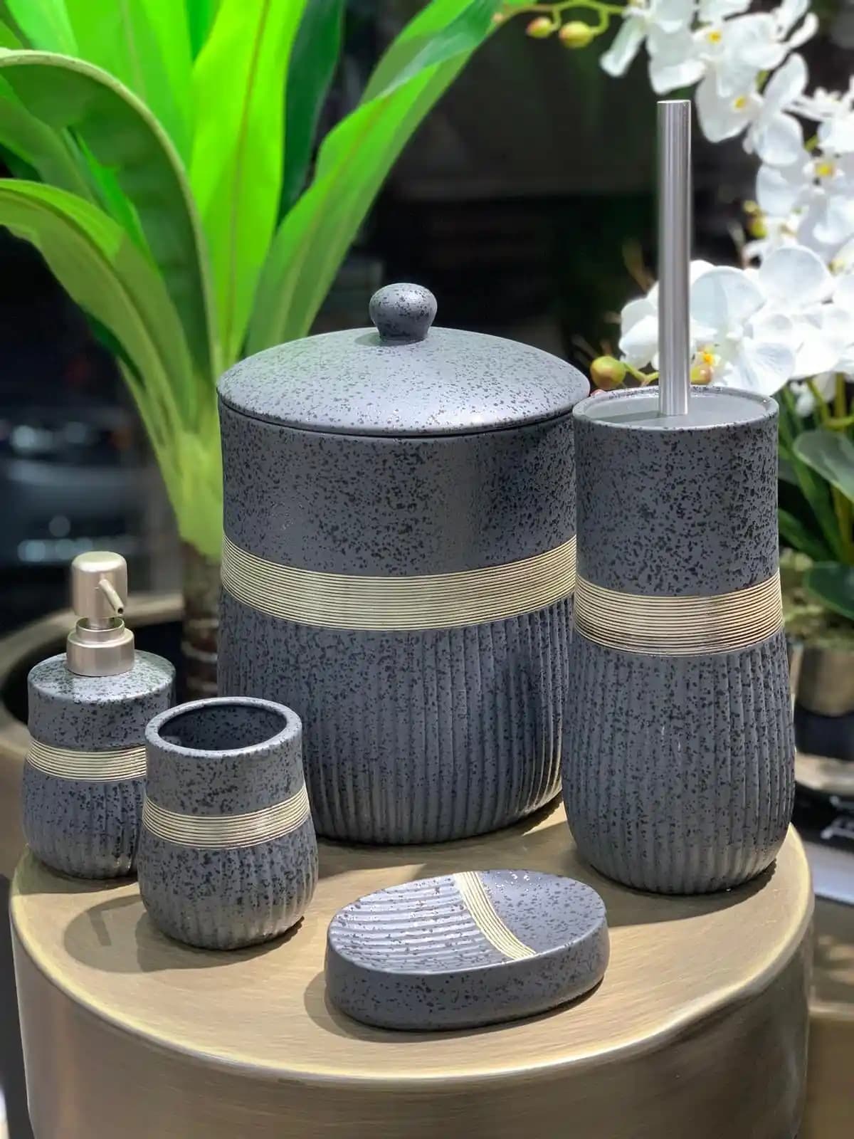 Porselen Banyo Setleri ile Fonksiyonellik ve Estetiği Bir Arada Yakalayın