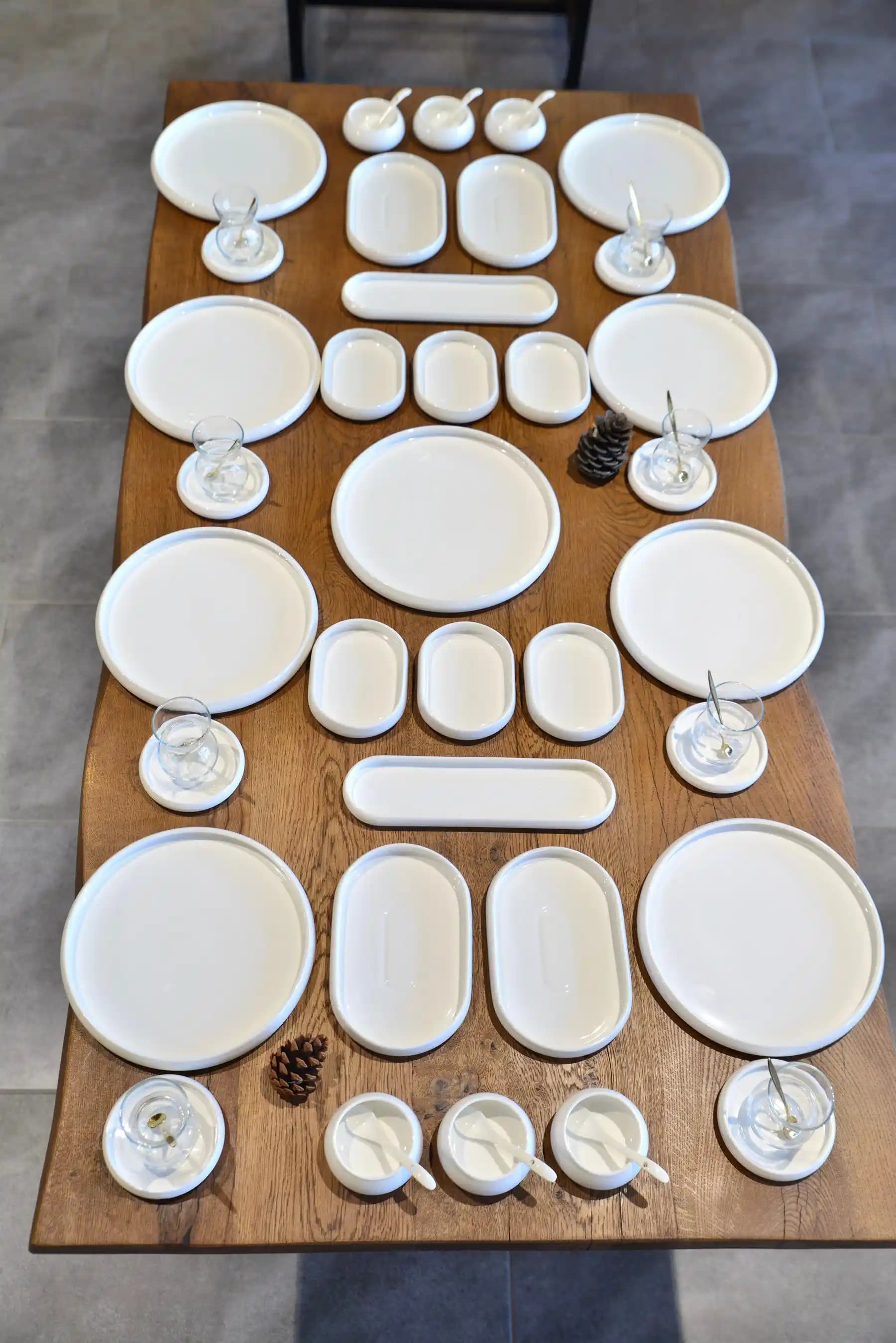 Porselen Kahvaltı Setleri ile Sofralarınıza Zarafet Katmanın Yolları