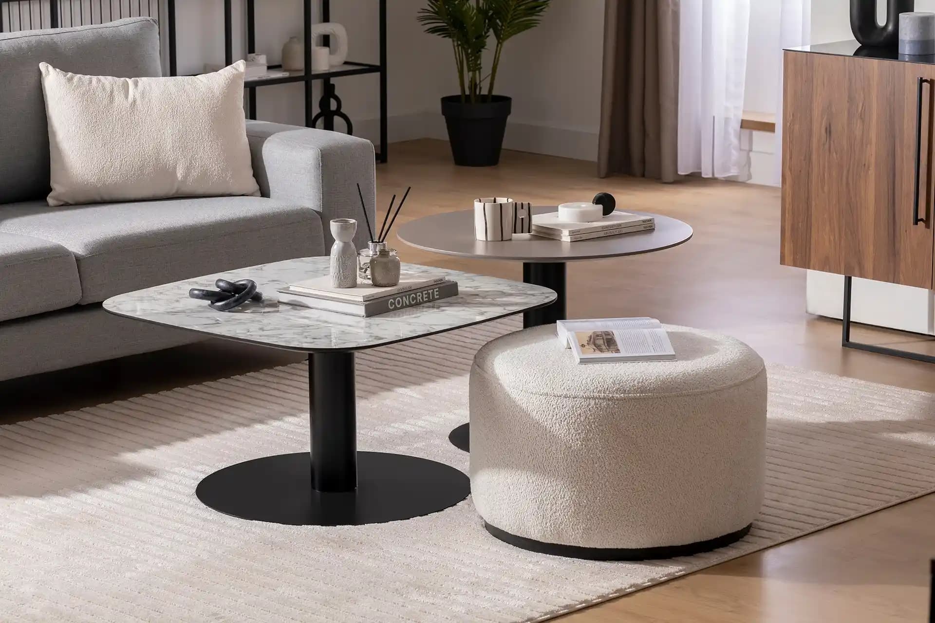 Puflu Orta Sehpa Dekorasyon İpuçlarıyla Mekânınıza Şıklık Katın