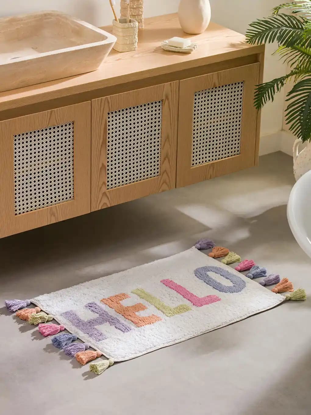 Püsküllü Banyo Paspası ile Dekorasyonda Zarafet ve Fonksiyonellik Artışı