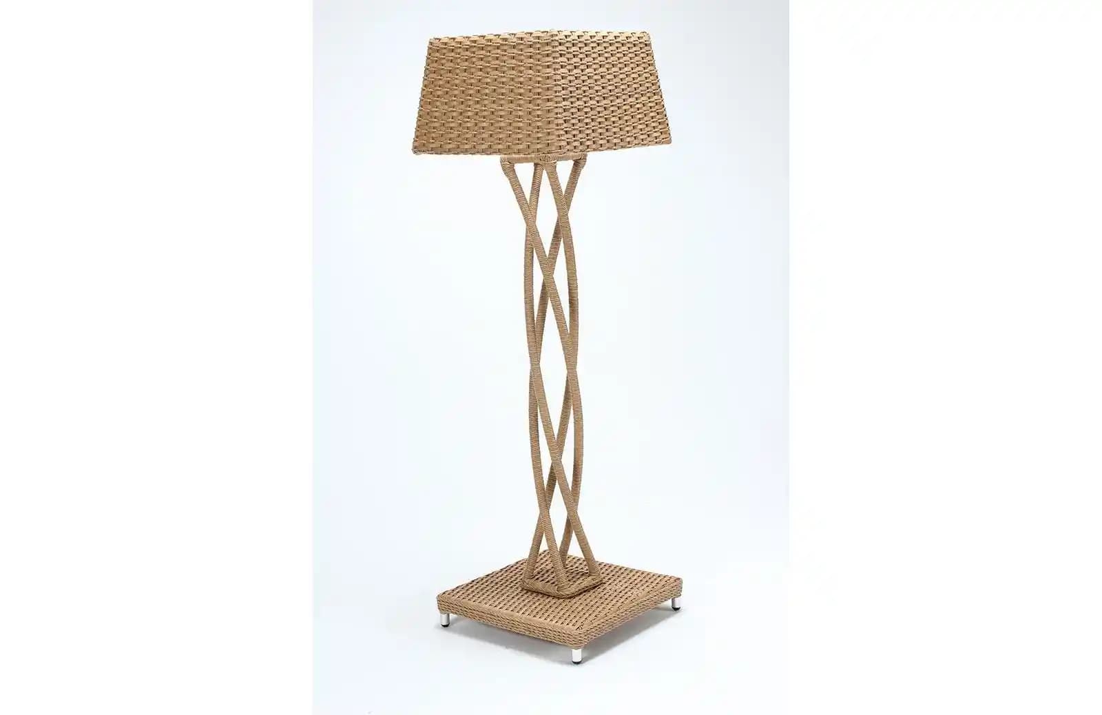 Rattan Lambader: Doğal ve Şık Dekorasyon İçin Uygun Aydınlatma Seçenekleri