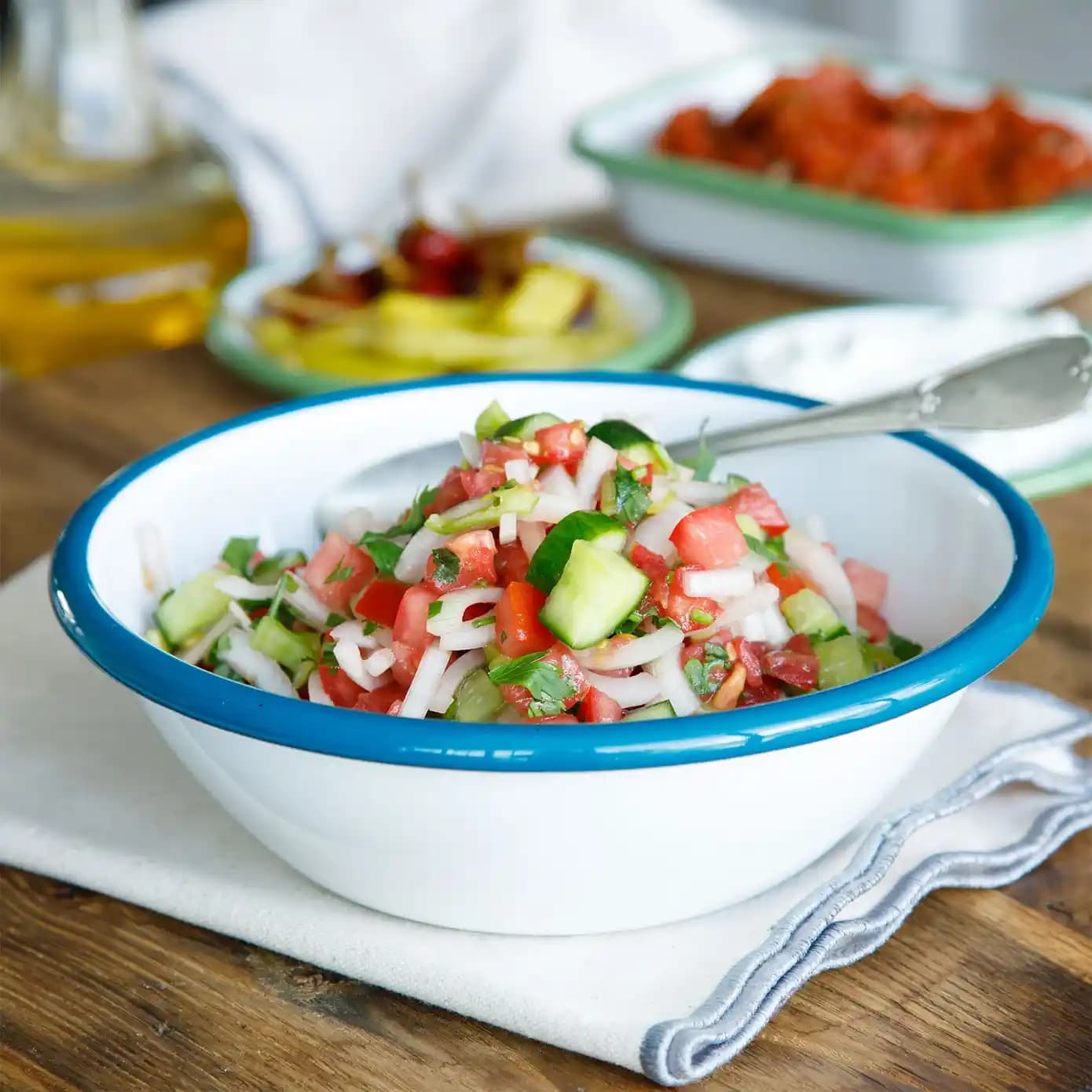 Refika Emaye ile Dayanıklı ve Estetik Dekorasyon Çözümleri Sunan Ürünler