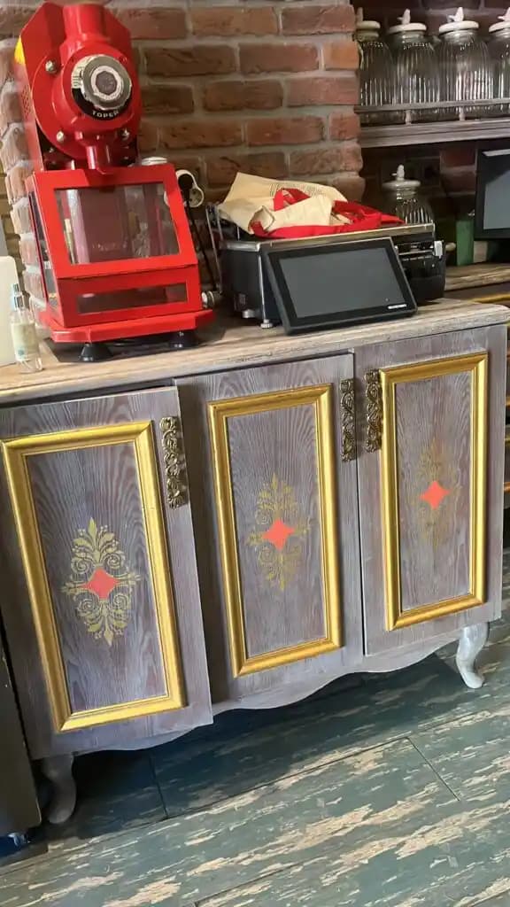 Retro Dolaplar ile Evinizde Nostaljik ve Şık Bir Dekorasyon Yaratın