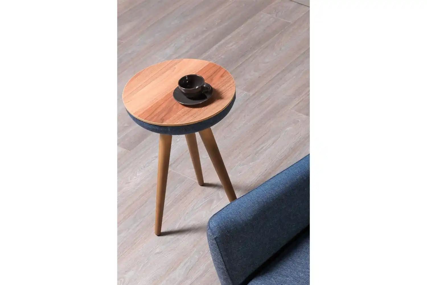 Retro Yan Sehpa ile Dekorasyonunuza Nostaljik ve Şık Dokunuşlar Yapın