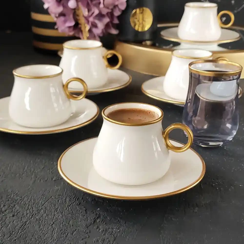 Sade Fincan Takımı ile Modern ve Şık Dekorasyon İpuçları