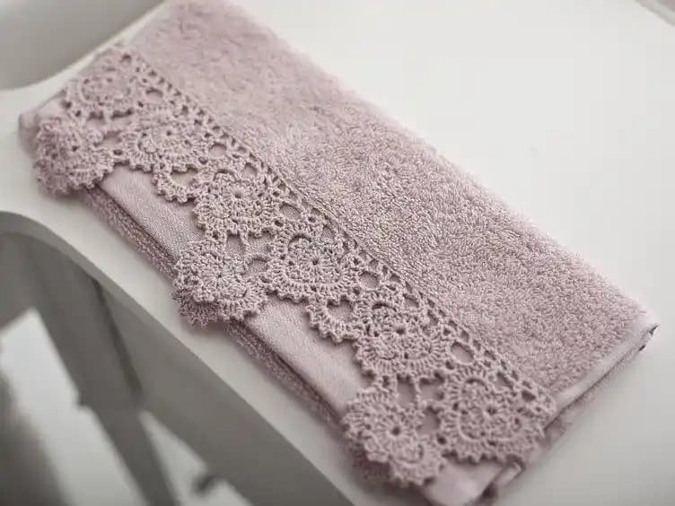 Sade Havlu Kenarı Modelleri ile Dekorasyonunuza Zarif ve Fonksiyonel Dokunuşlar Ekleyin