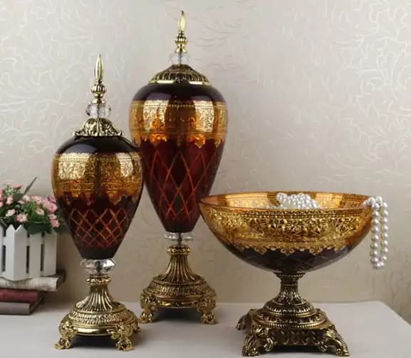 Salon Dekorasyonunda Cam Süs Eşyalarının Rolü ve Dekorasyon İpuçları