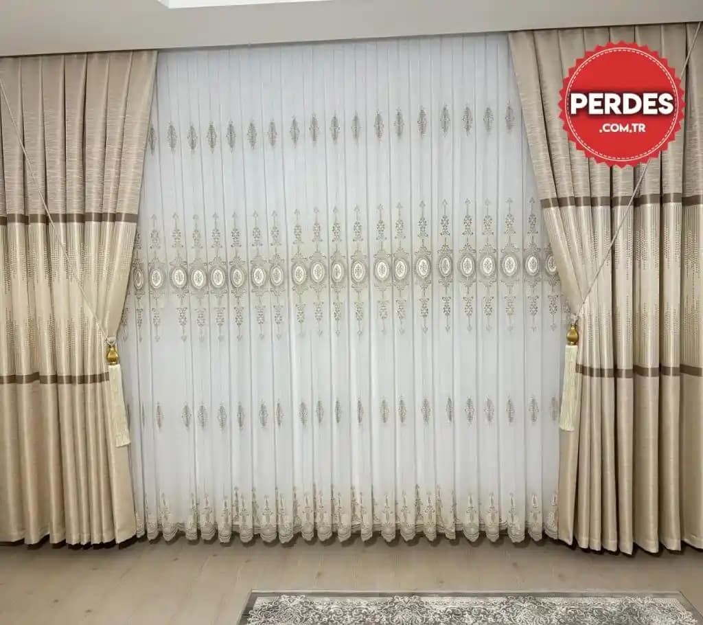 Salon Dekorasyonunda Perde ve Tül Kullanımıyla Şıklık ve Fonksiyonellik Sağlama