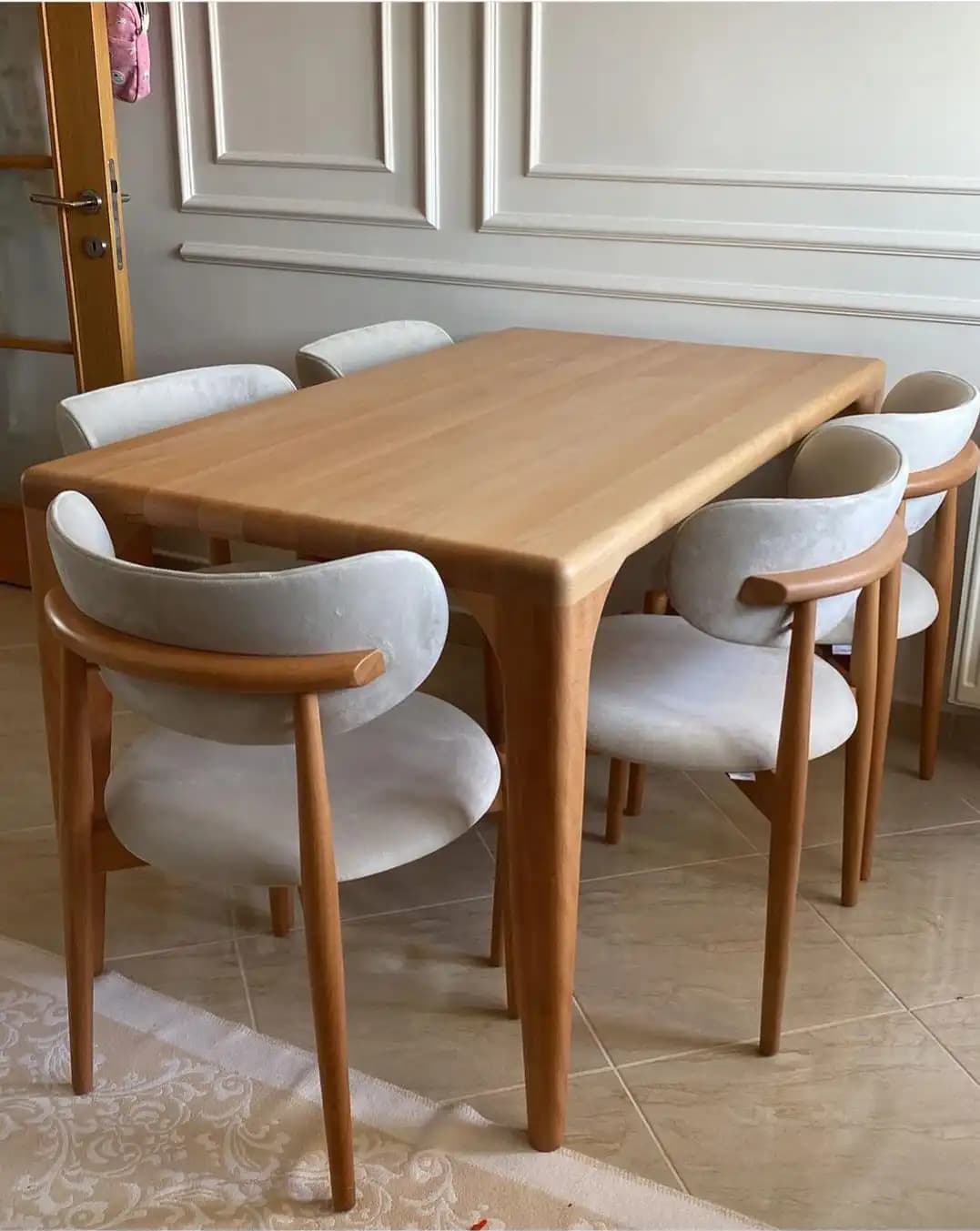 Salon için uygun yemek masası ve sandalye takımı seçerken dikkat edilmesi gerekenler