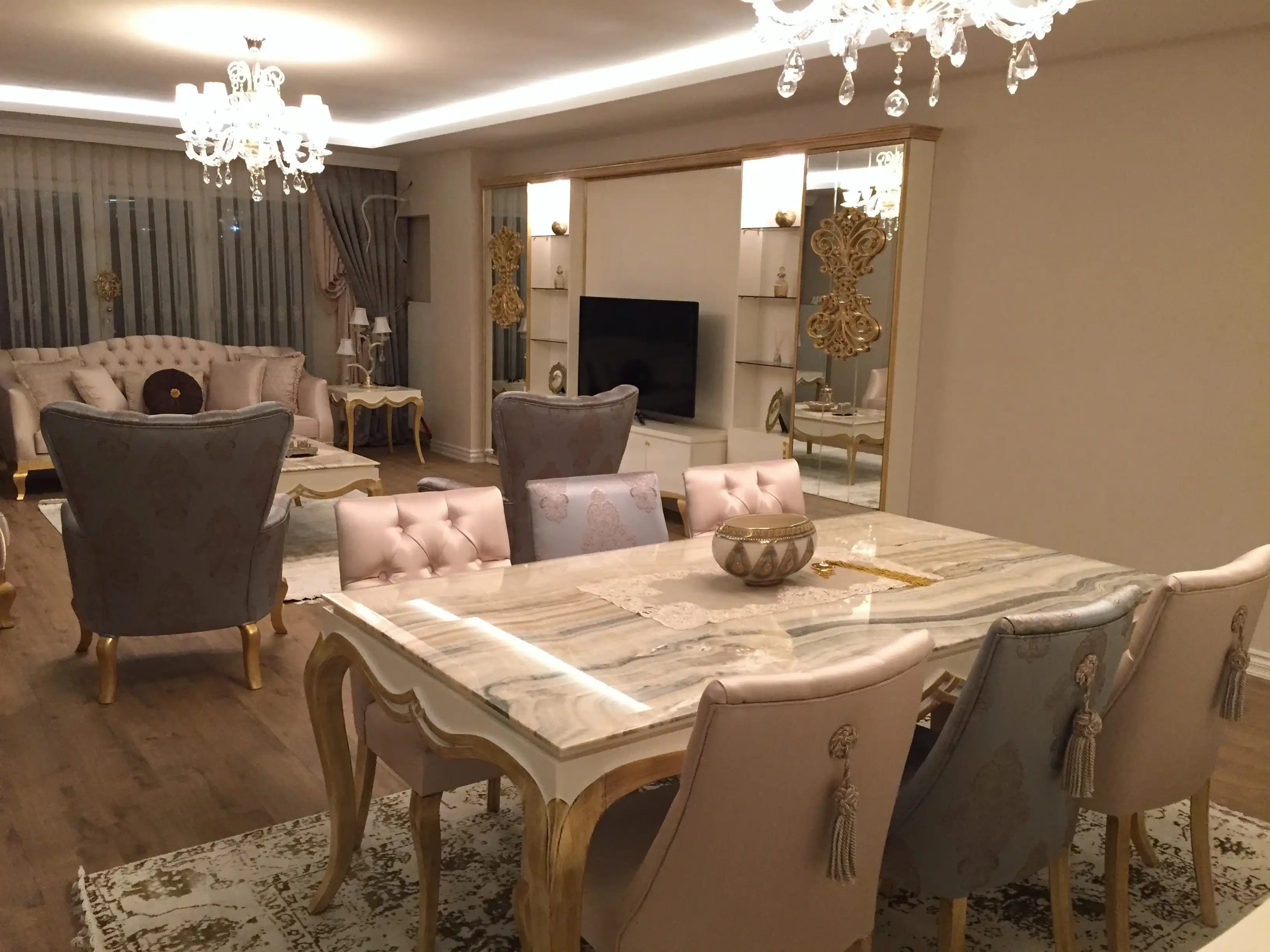 Salon Yemek Masası Dekorasyonu İçin Modern ve Şık Fikirler ve Trendler