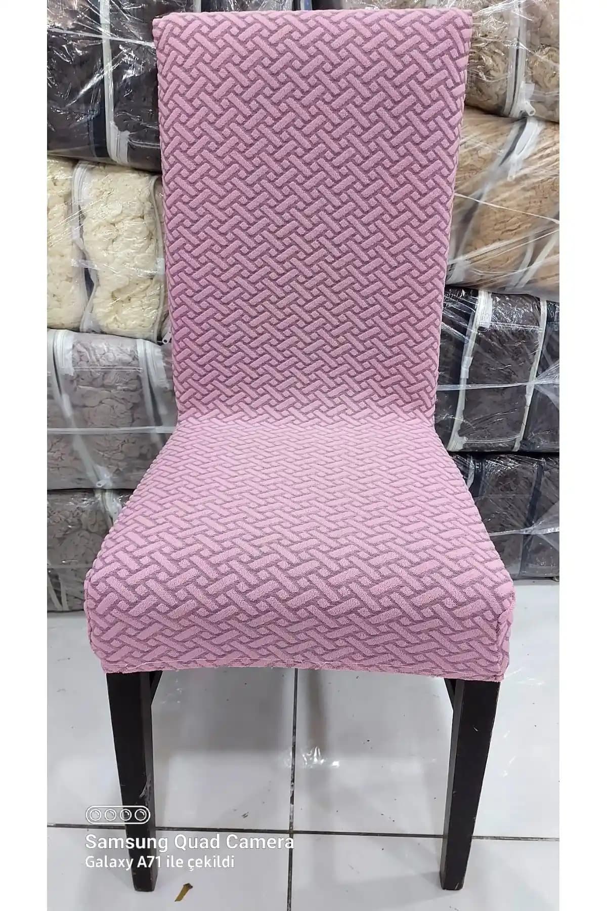 Sandalye Kılıfı Dekorasyonda Şıklık ve Fonksiyonellik Sağlayan Çözüm