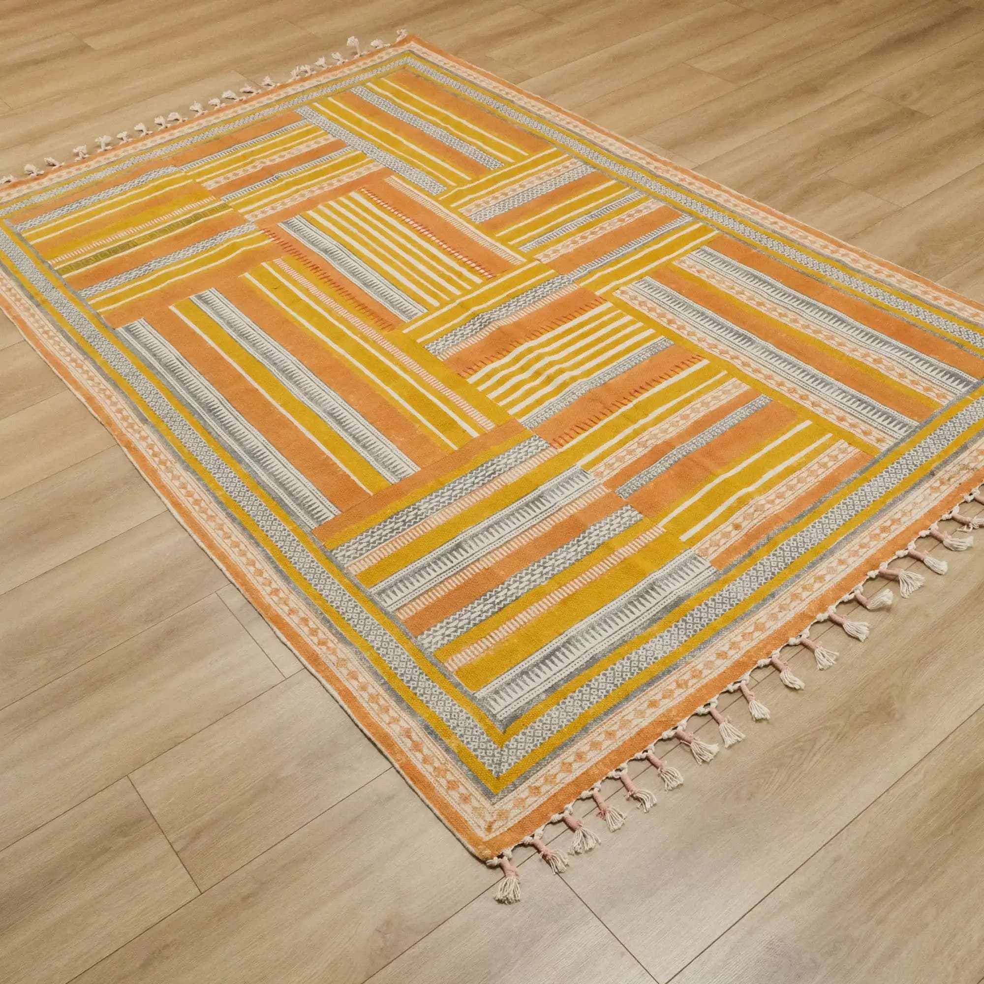 Sarı Kilim Dekorasyonunda Sıcaklık ve Zarafetin Anahtarı Olabilir