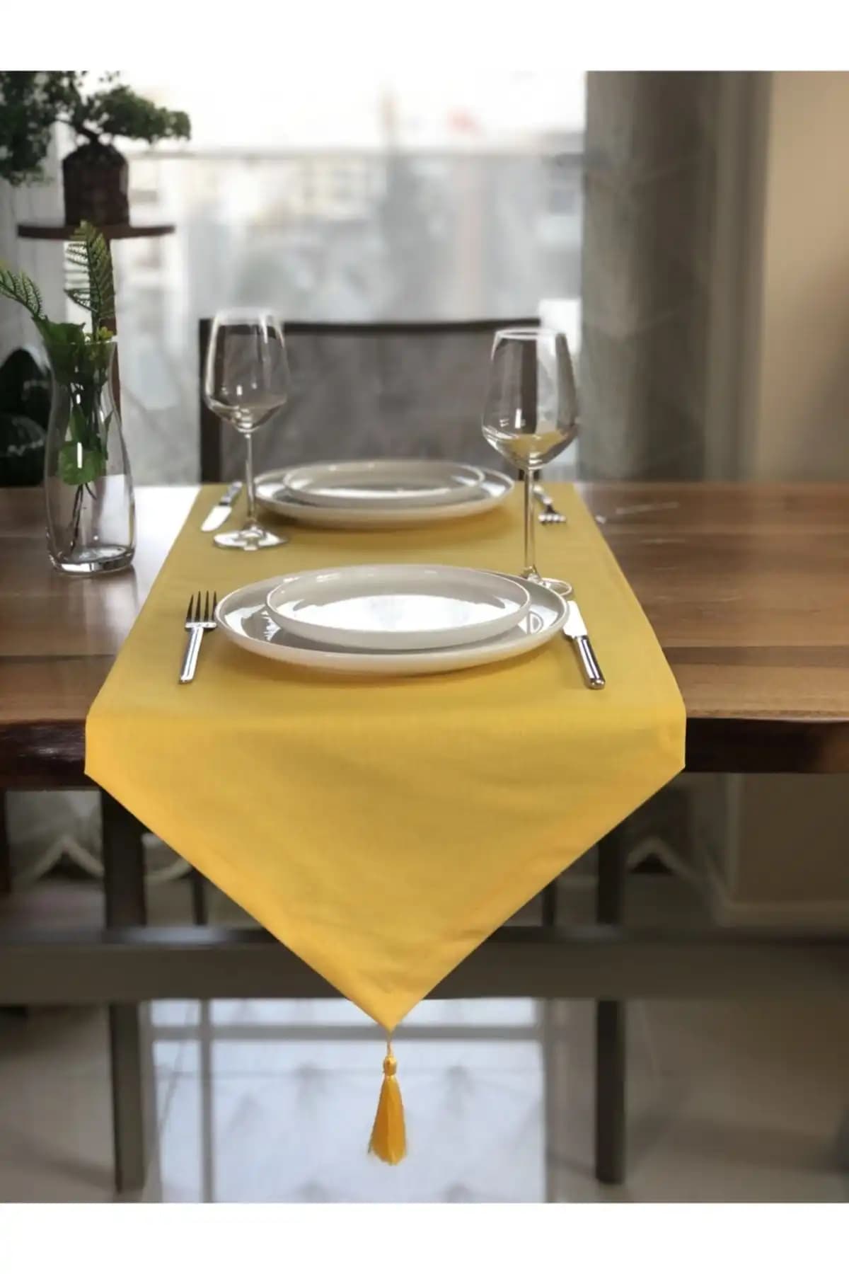 Sarı Runner Dekorasyonuyla Mekanlara Canlılık ve Şıklık Katmanın Yolları