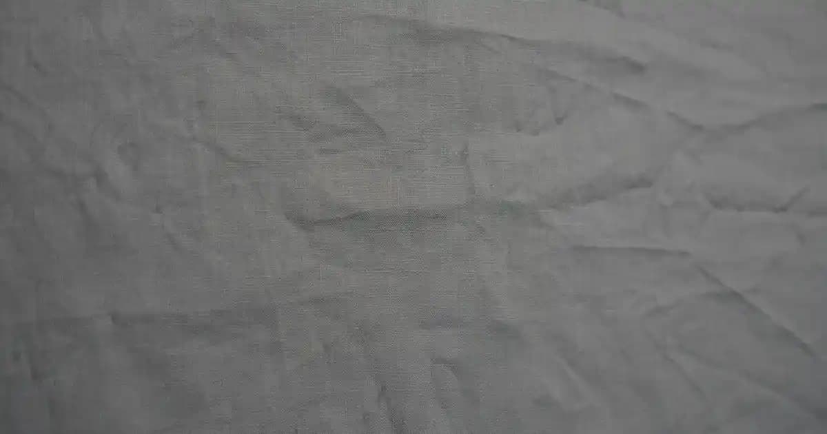 Saydam Masa Örtüsü: Estetik ve Koruma Sunan Modern Dekorasyon Çözümü