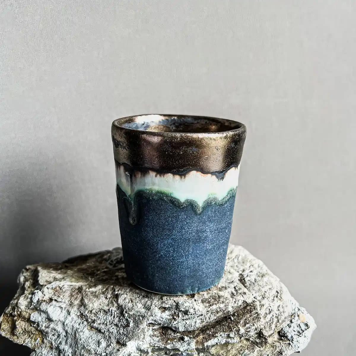 Seramik Kahve Bardağı ile Dekorasyonda Şıklık ve Fonksiyonellik Artırma Yöntemleri