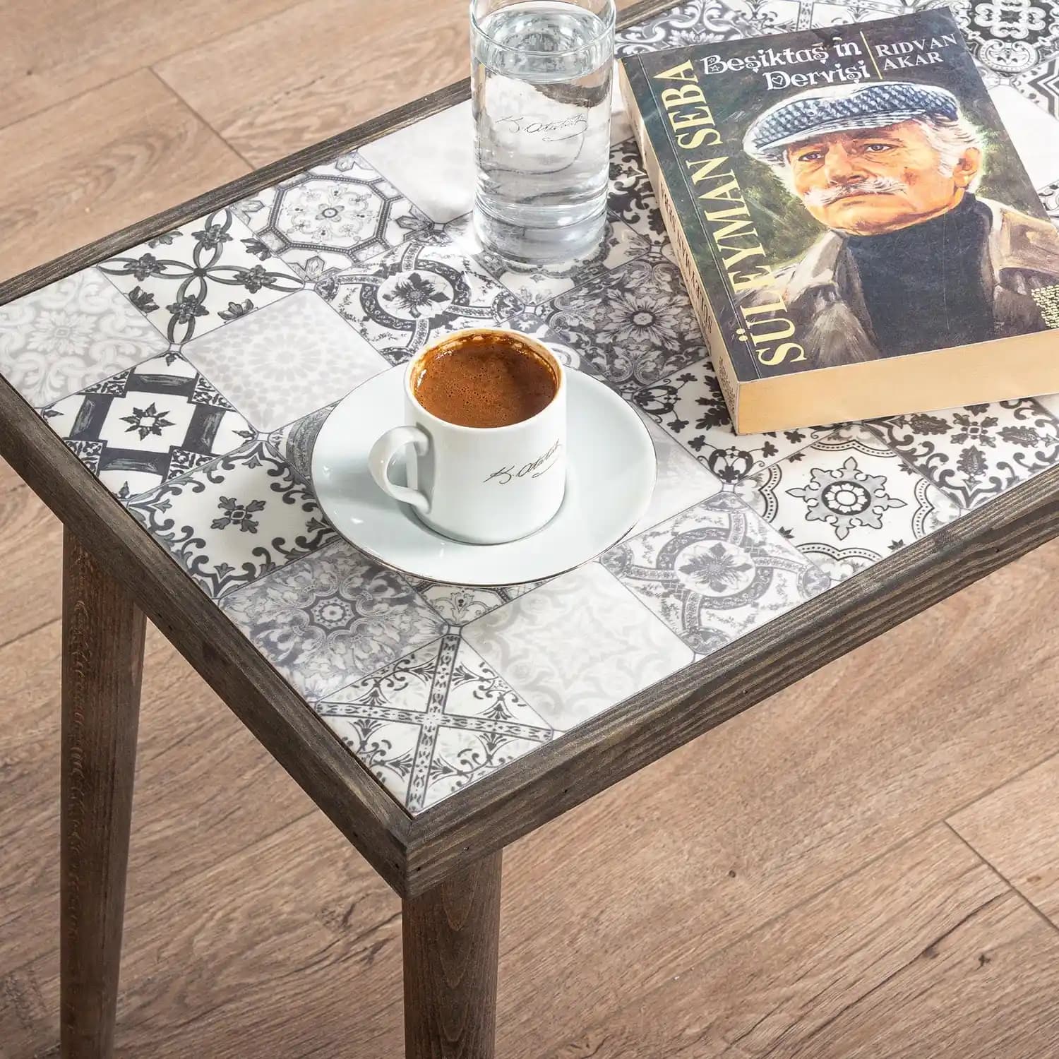 Seramik Yan Sehpa Modelleri ve Dekorasyona Katkıları Hakkında Detaylar