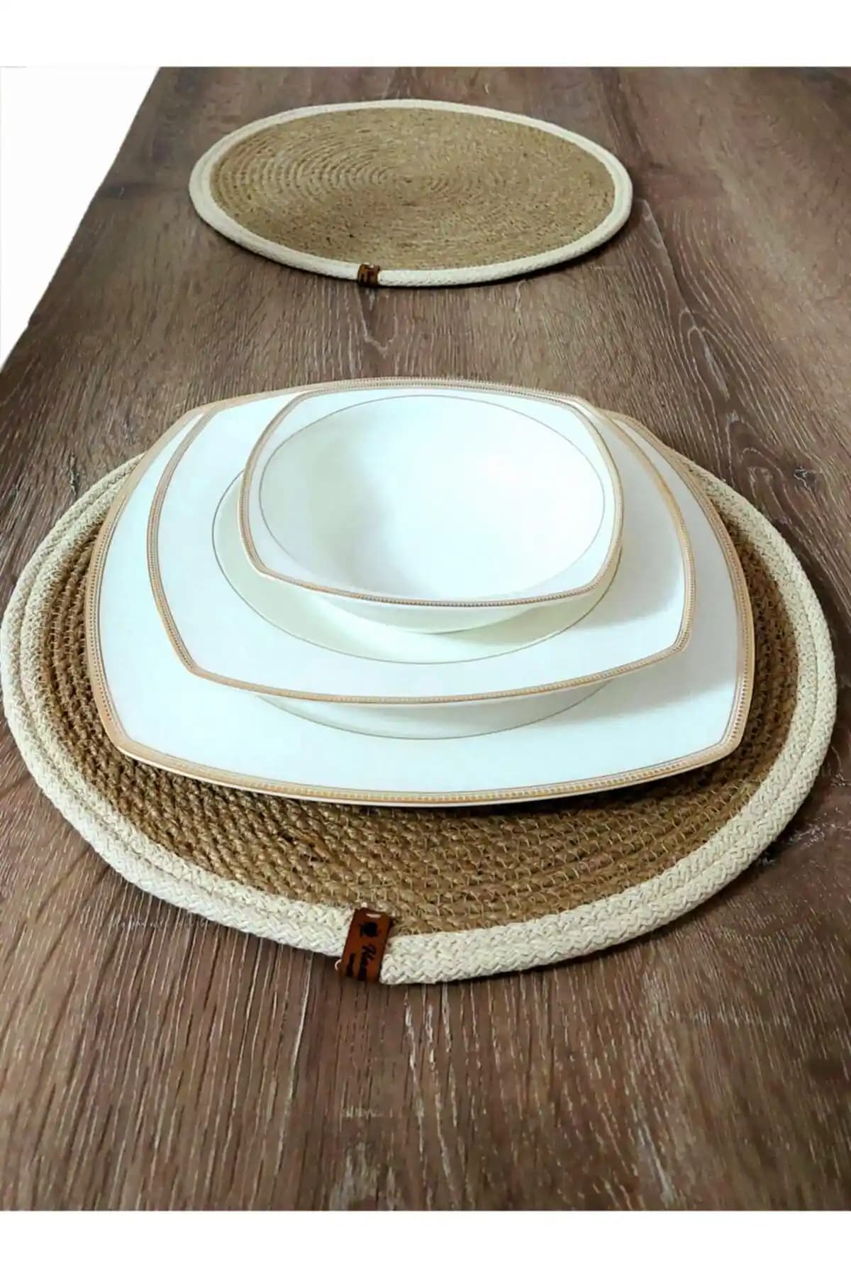 Servis Altlığı ile Dekorasyonunuzu Şıklık ve Fonksiyonellik İçinde Yükseltin