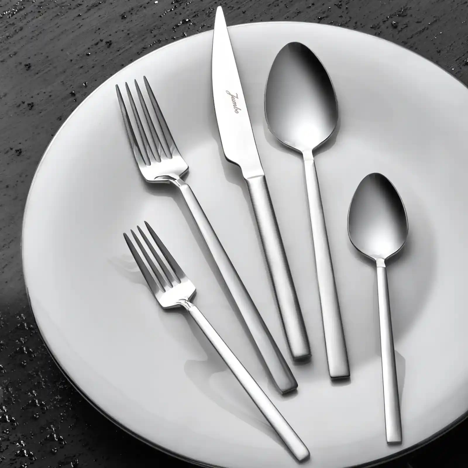 Şık ve Fonksiyonel Çatal Bıçak Takımlarıyla Mutfak Dekorasyonunuzu Tamamlayın