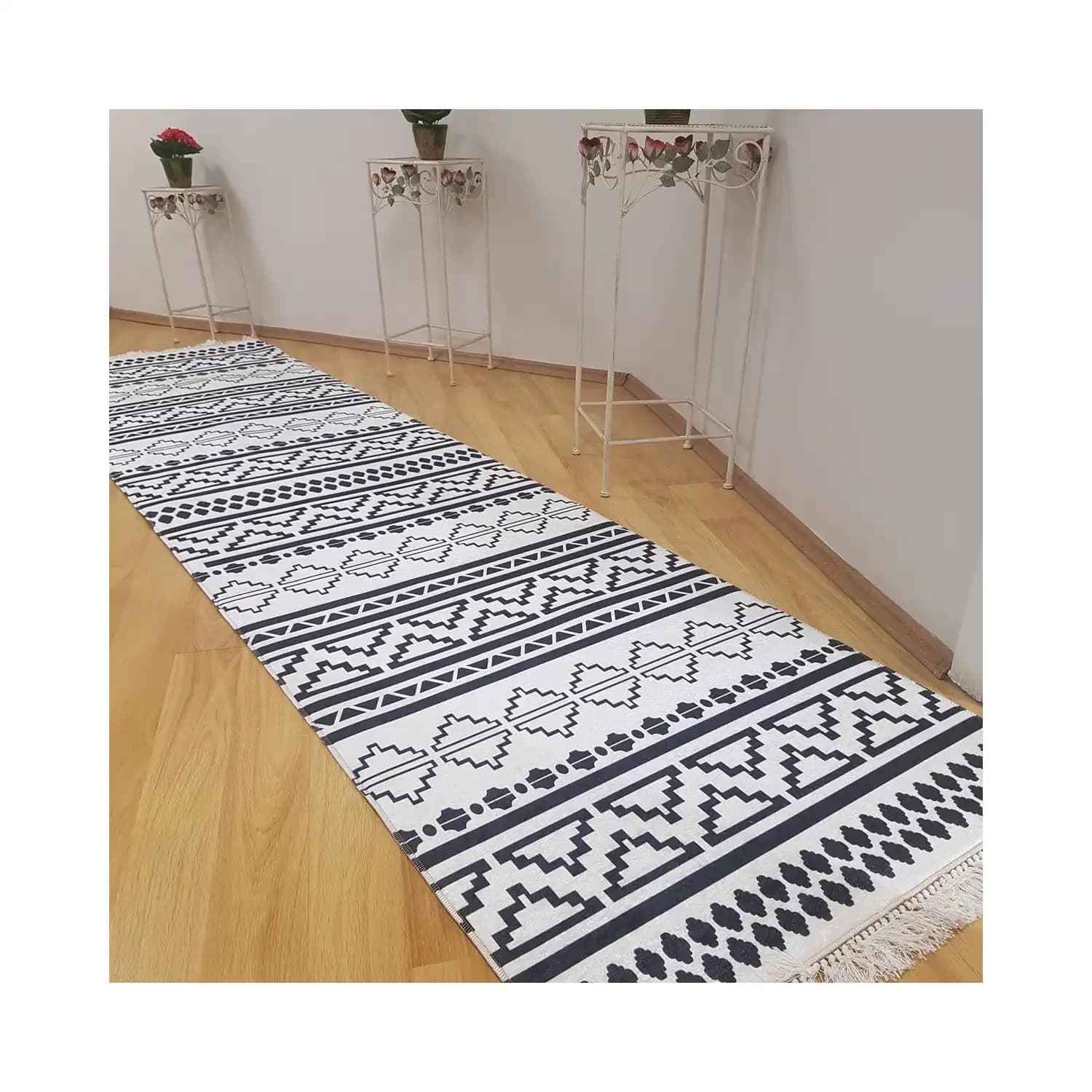 Siyah Beyaz Yolluk Modelleri Dekorasyonda Şıklık ve Fonksiyonellik Sunar
