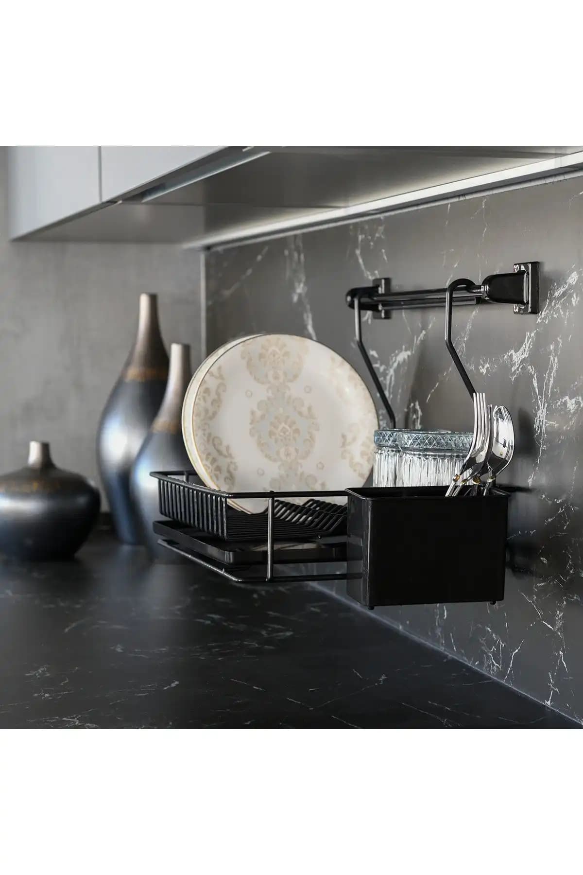 Siyah Bulaşıklık ile Modern ve Şık Mutfak ve Banyo Dekorasyonu İpuçları