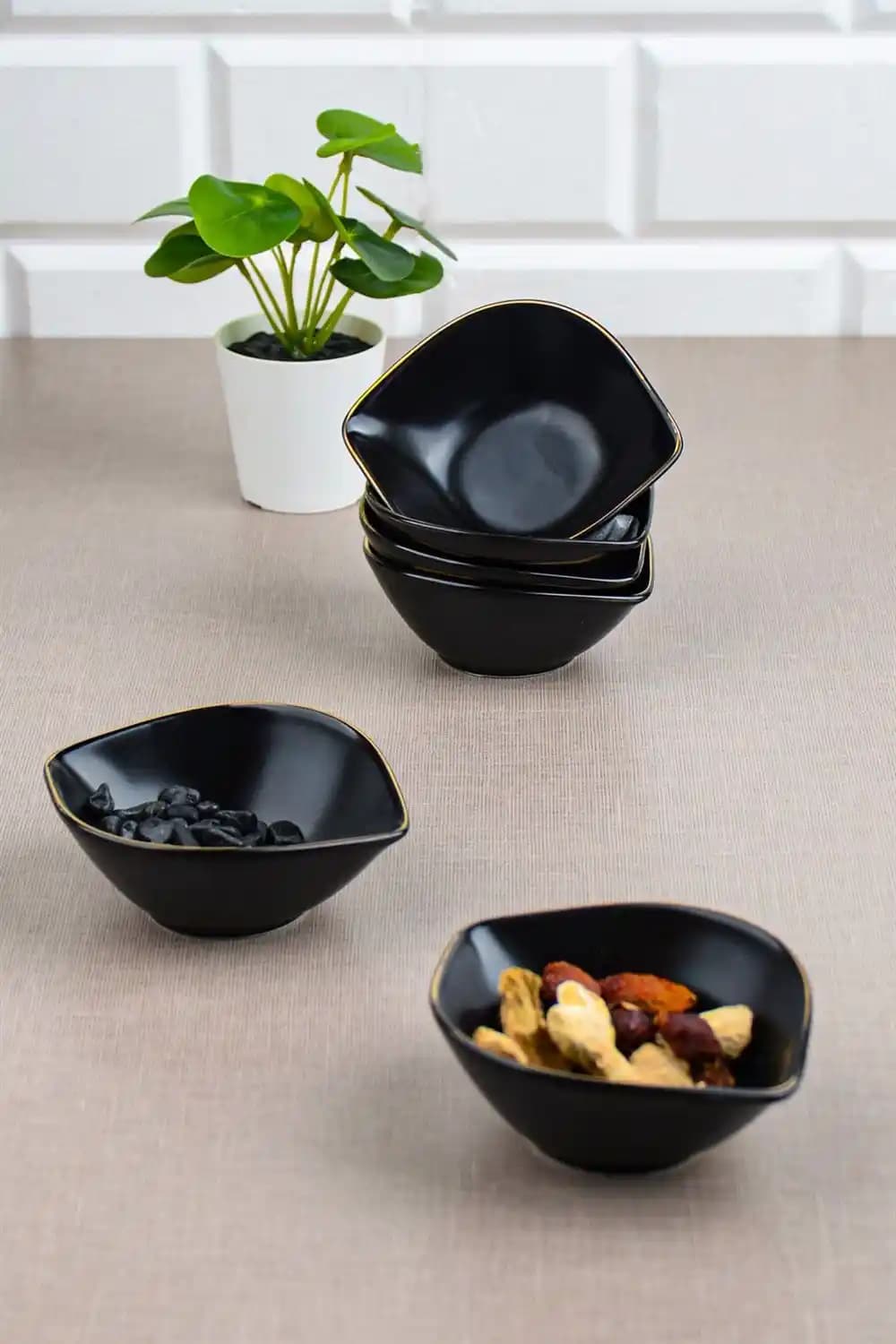 Siyah Çerezlik ile Modern ve Şık Dekorasyon Unsurları ve Kullanım İpuçları