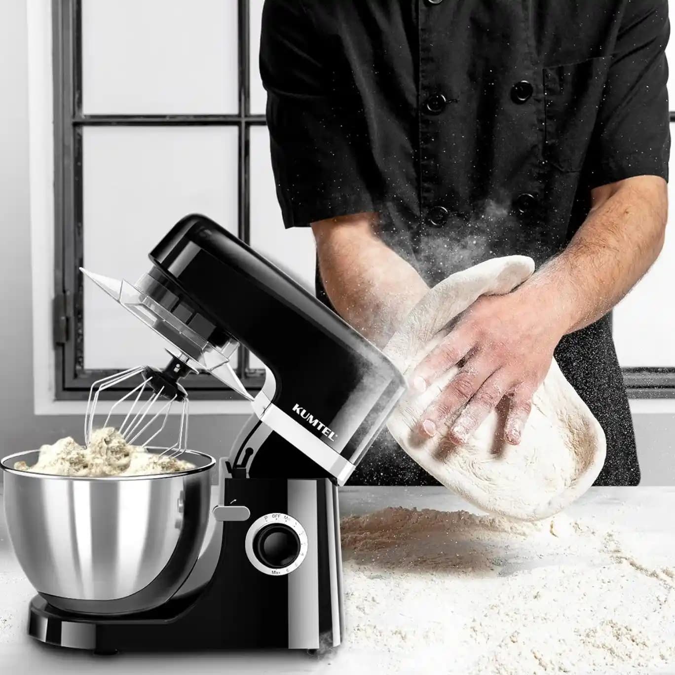 Siyah Hamur Yoğurma Makinesi ile Endüstriyel ve Vintage Dekorasyon Fikirleri