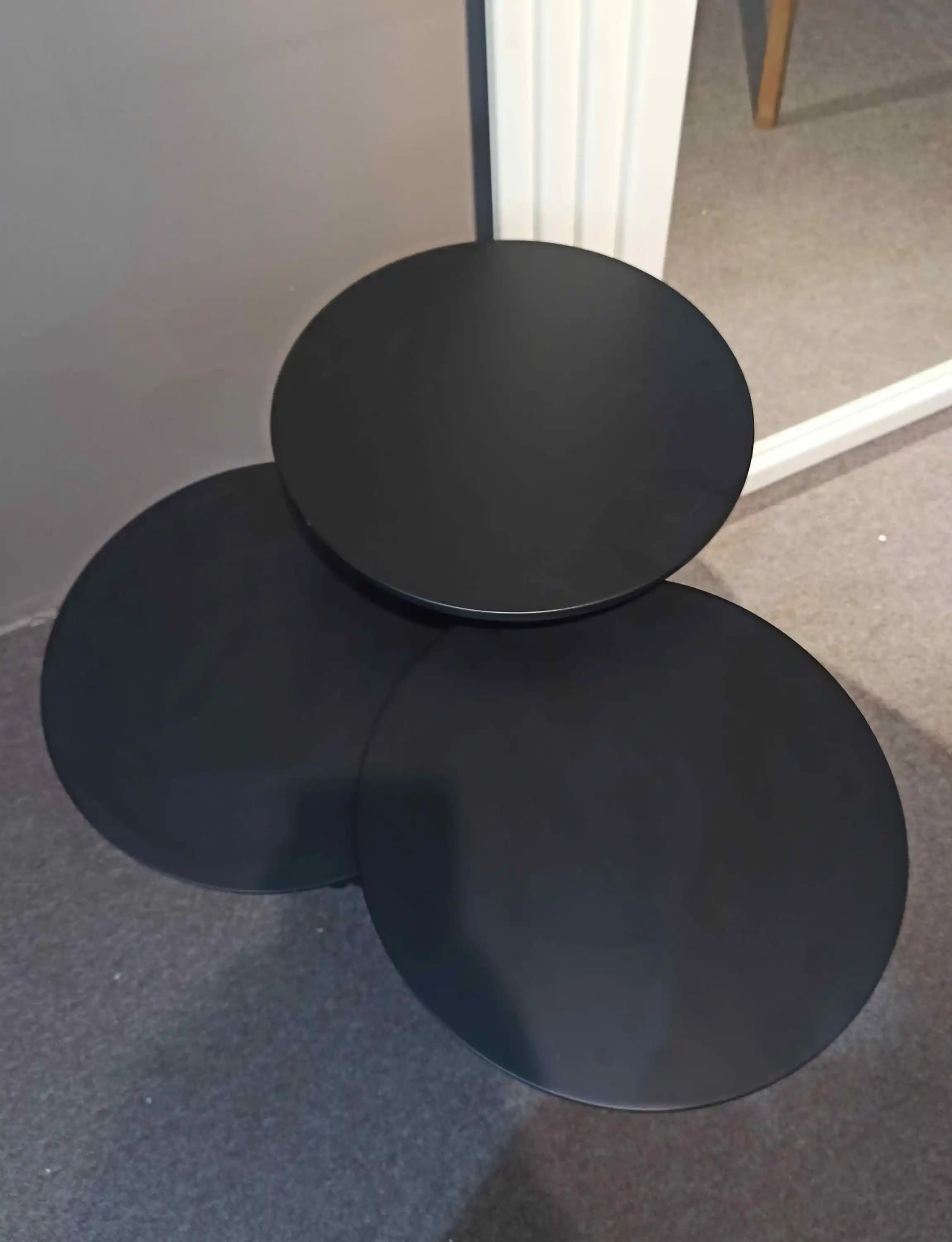 Siyah Mantar Sehpa ile Modern ve Şık Dekorasyon Çözümleri 75-90 Karakter