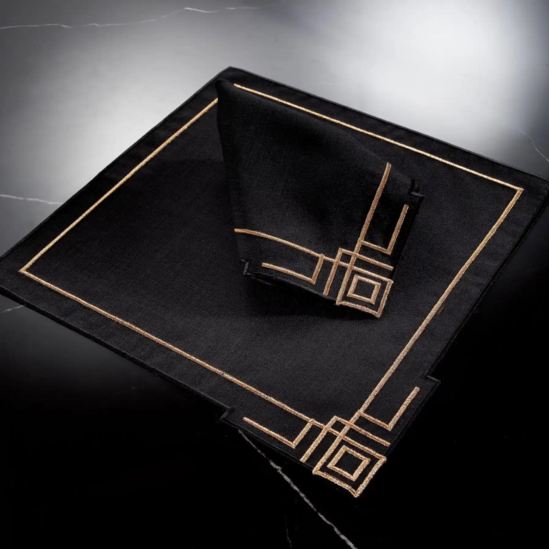 Siyah Peçete Kullanımıyla Modern ve Zarif Dekorasyon İpuçları