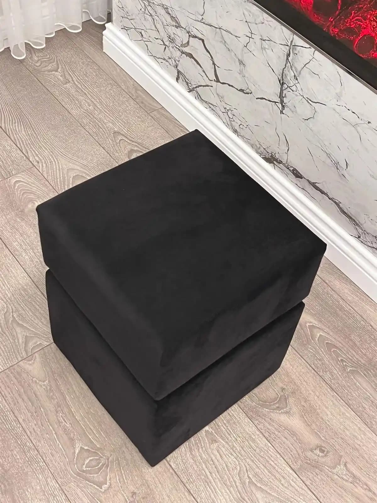 Siyah Puf ile Dekorasyonda Şıklık ve Fonksiyonellik Sağlayan Tasarım Çözümleri