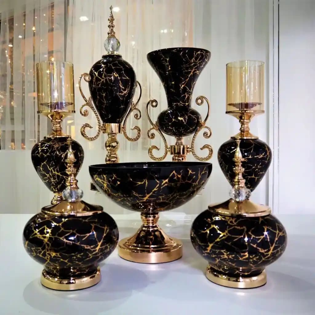 Siyah Salon Aksesuarları ile Modern ve Şık Dekorasyon İpuçları