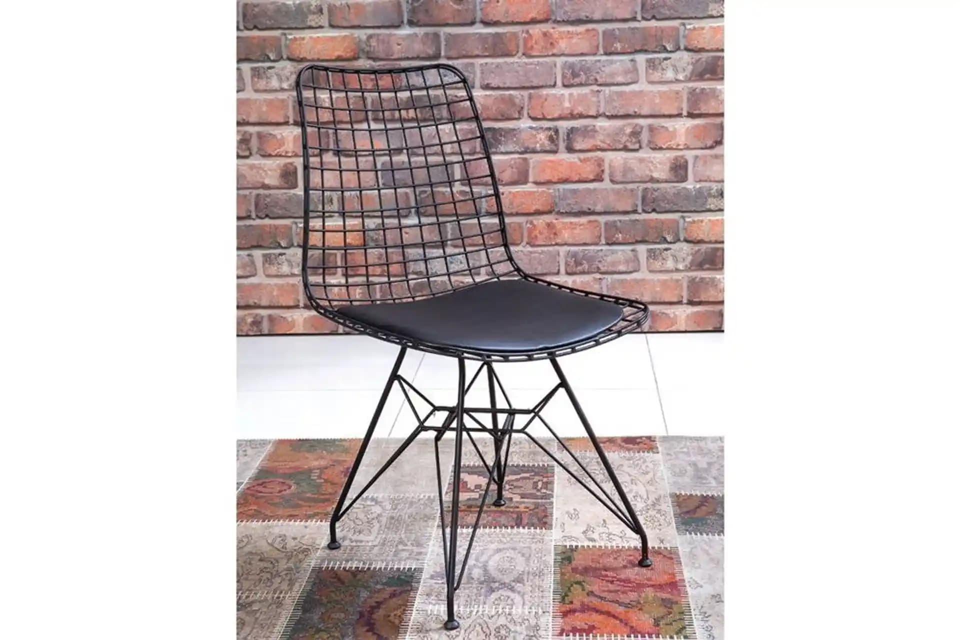 Siyah Tel Sandalye ile Modern ve Şık Dekorasyonlar Yaratmanın Yolları