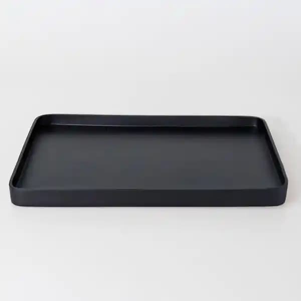 Siyah Tepsi Dekorasyonda Şıklık ve Fonksiyonellik Sunan Modern Aksesuar