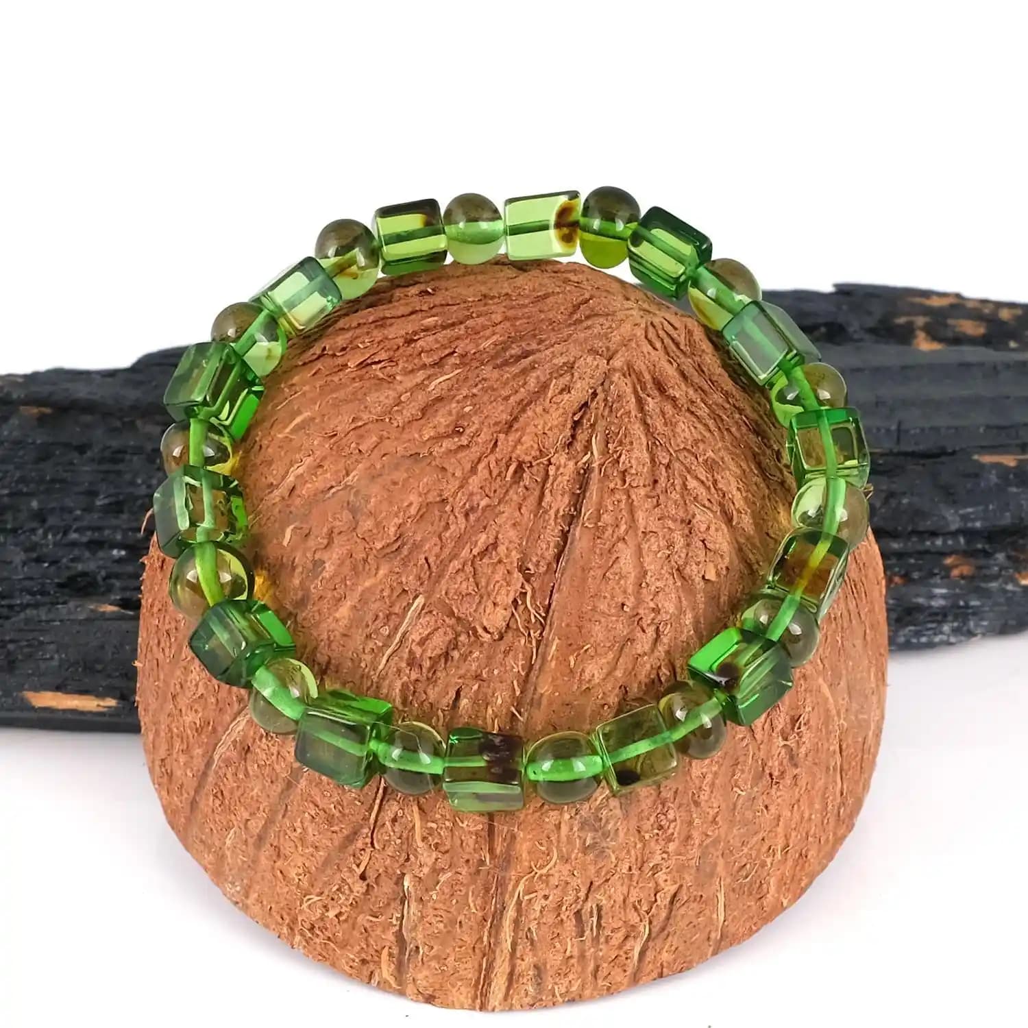 Stresle Başa Çıkmada Feng Shui ve Stres Alan Bilekliklerinin Dekoratif Kullanımı