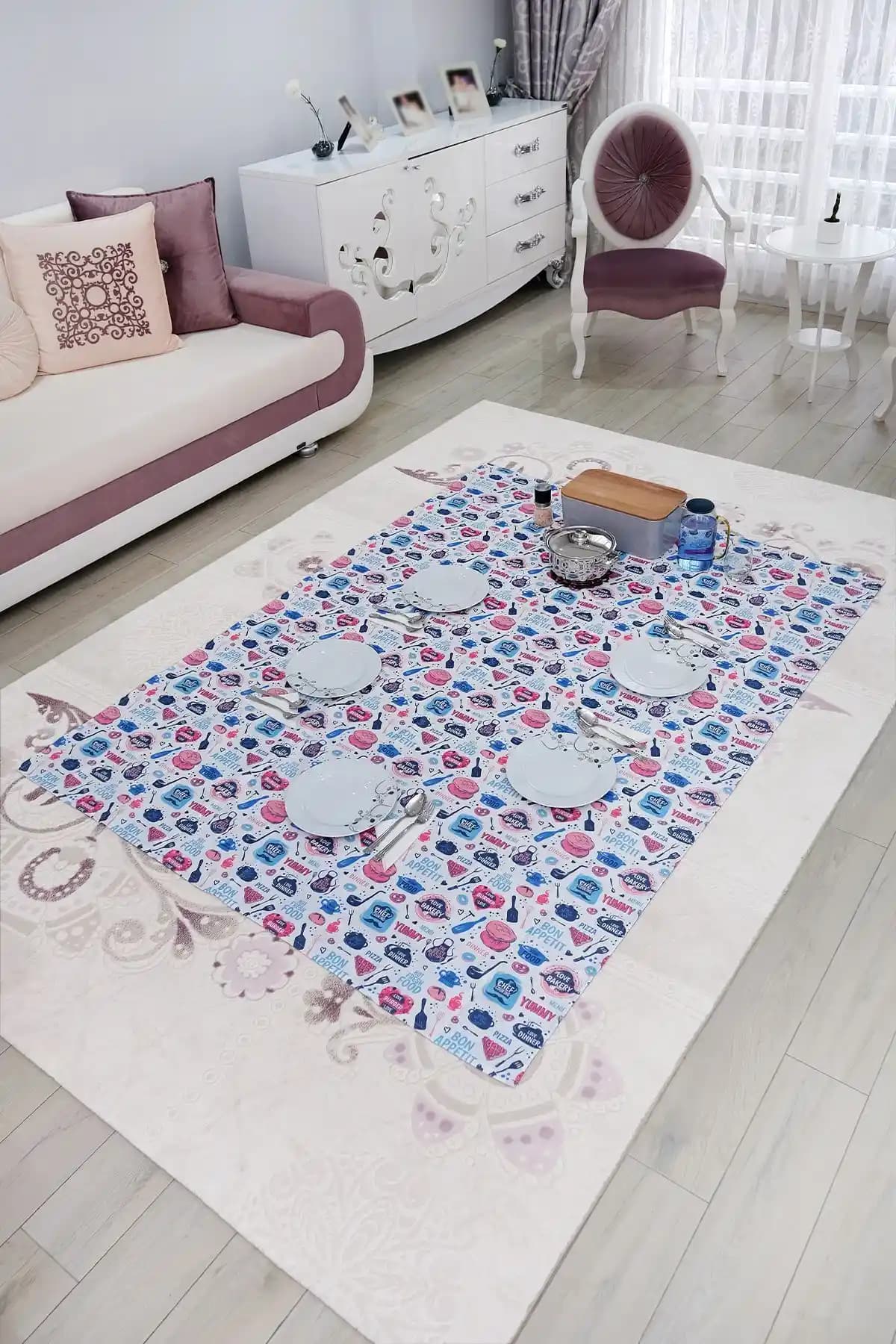 Su Geçirmez Sofra Bezi: Modern Dekorasyon ve Fonksiyonelliğin Buluşması