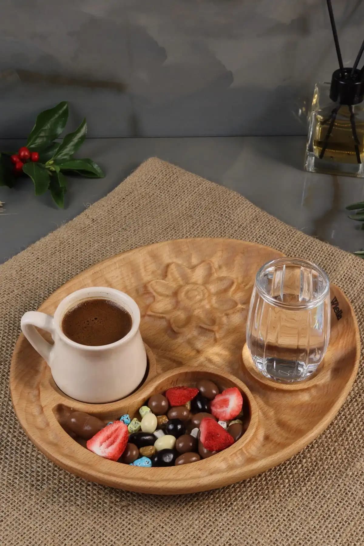 Sunumluk Kahve Tepsisi Seçimi ve Dekorasyonda Şıklık Sağlayan İpuçları