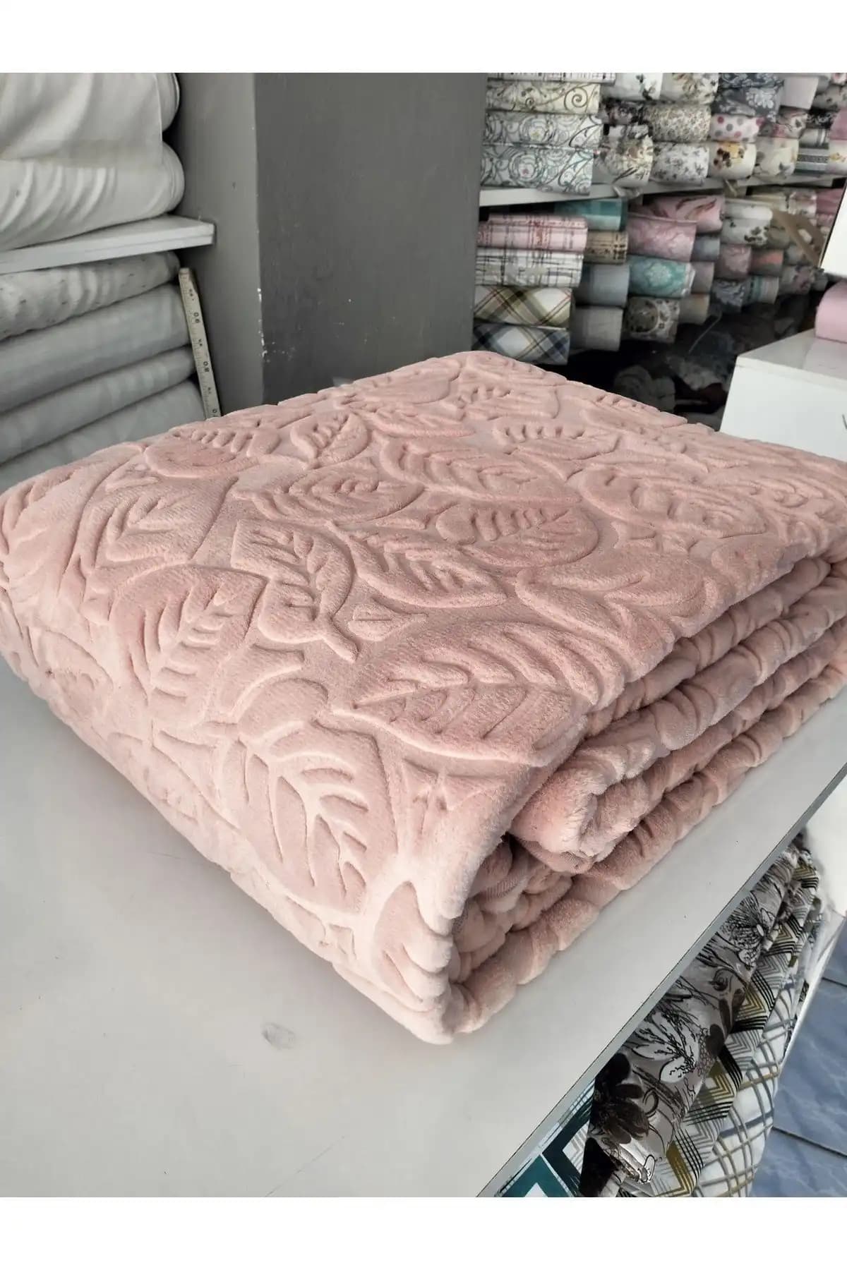 Tek Kişilik Merinos Battaniye ile Dekorasyonda Şıklık ve Konforun Buluşması