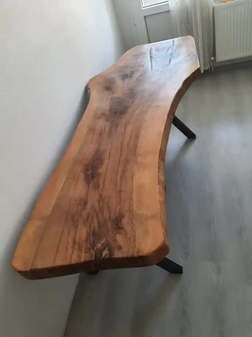 Tek Parça Ahşap Masa Dekorasyonda Dayanıklılık ve Estetiğin En İyi Seçeneği