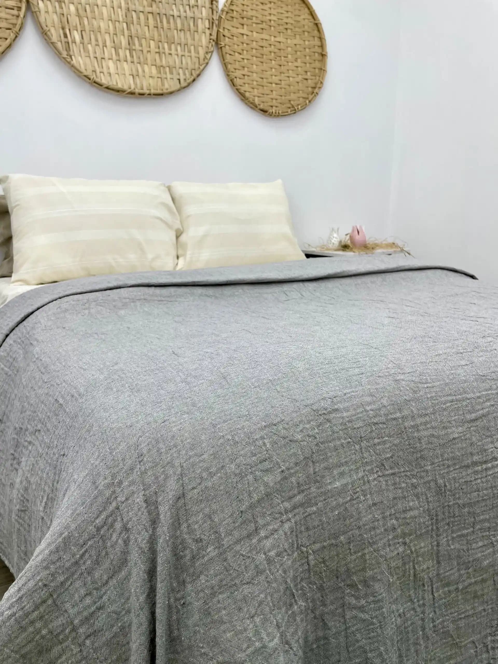 Tek Renk Pike ile Modern ve Şık Yatak Odası Dekorasyonu Rehberi