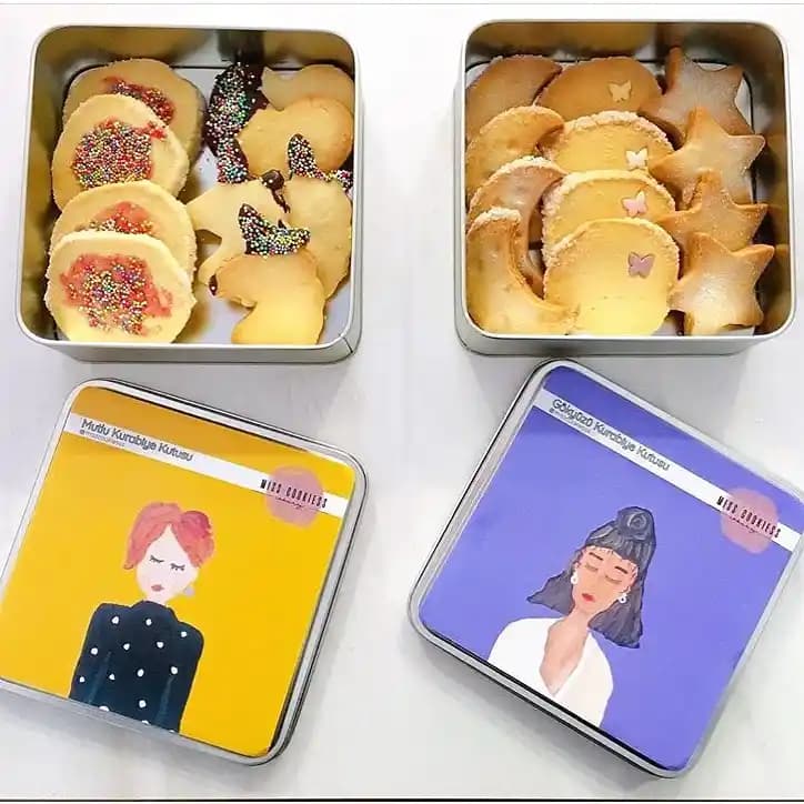 Teneke Kurabiye Kutuları ile Dekorasyonda Sırlı ve Modern Dokunuşlar