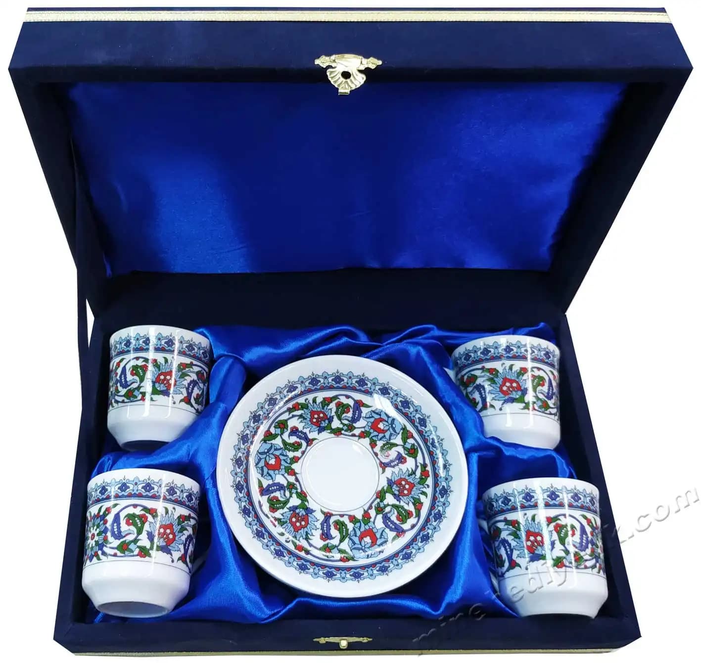 Toptan Hediyelik Kahve Fincanları ile Dekorasyonunuza Şıklık Katın ve Fark Yaratın