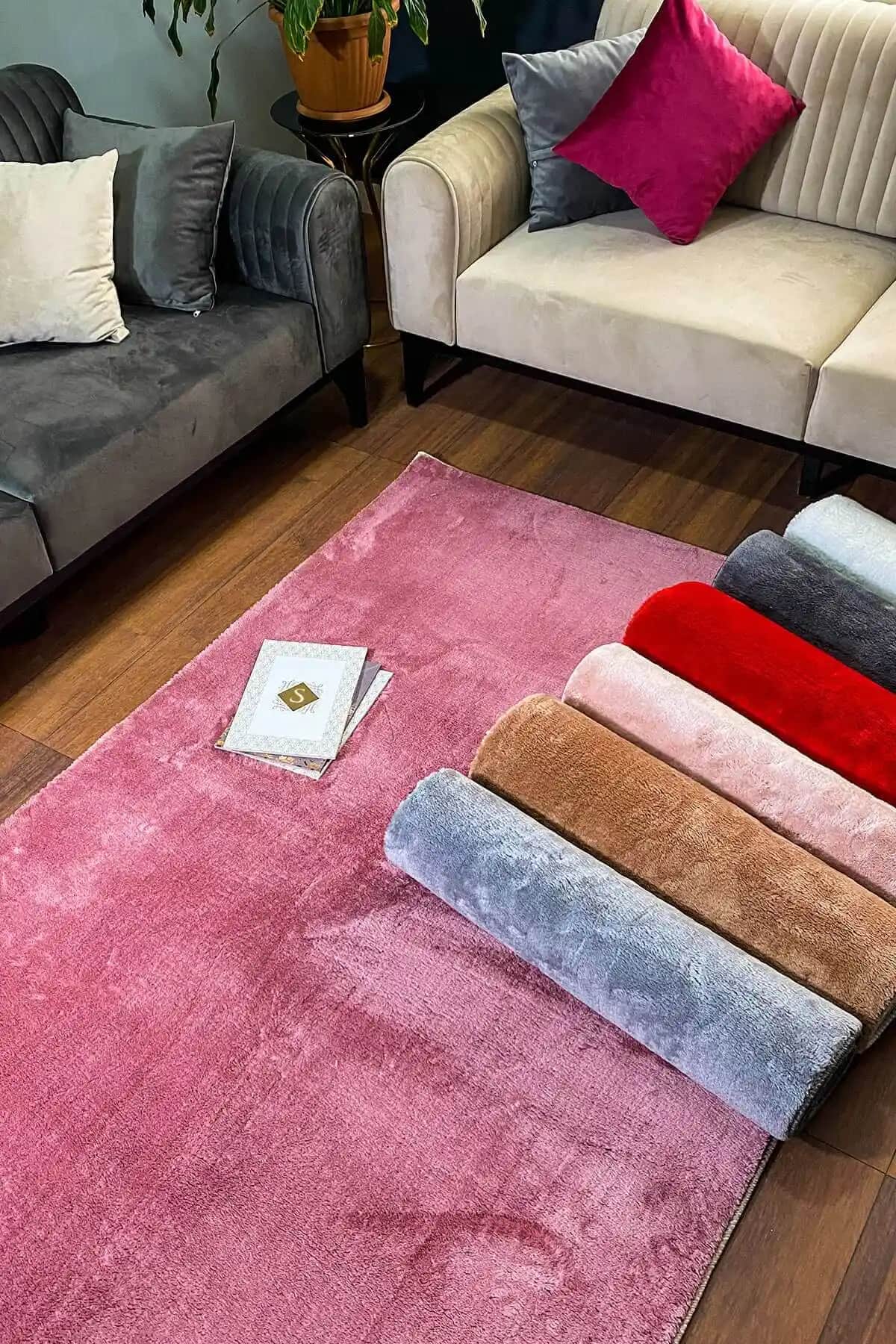 Toz Pembe Halı Modelleri ile Dekorasyonunuzu Yenileyin ve Şıklık Katın