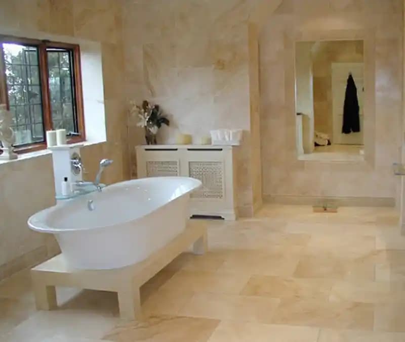 Traverten ile Banyo Dekorasyonunda Zarafet ve Dayanıklılık Sağlayan Modern Yaklaşımlar