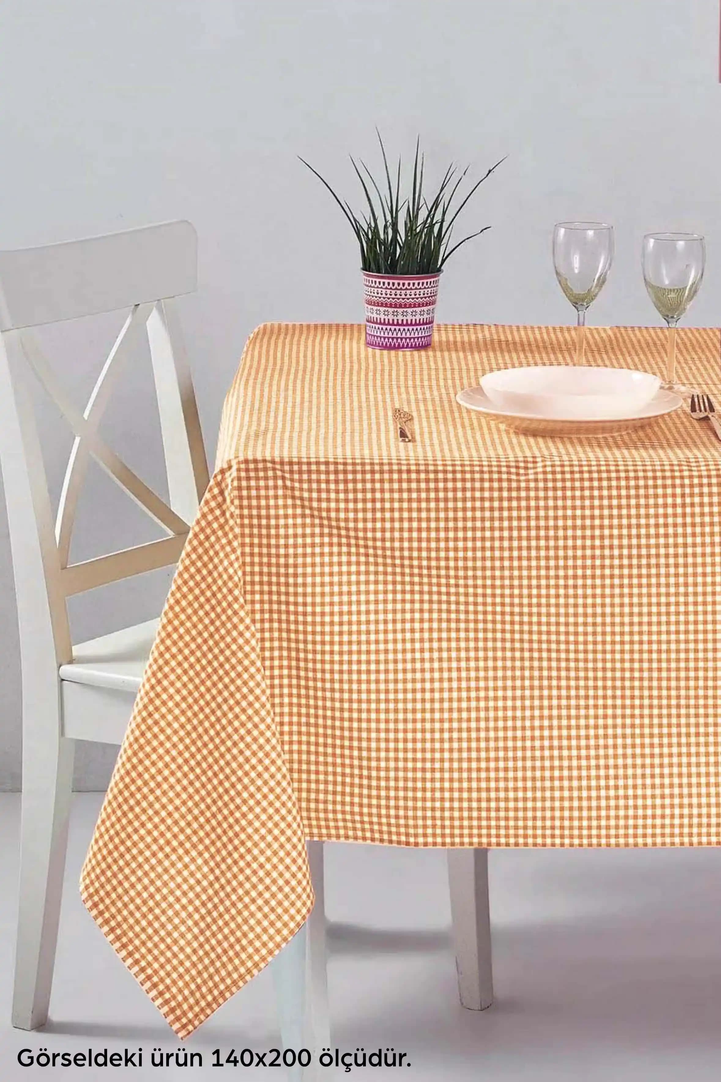 Turuncu Masa Örtüsü ile Dekorasyonda Sıcaklık ve Enerji Yaratmanın Yolları